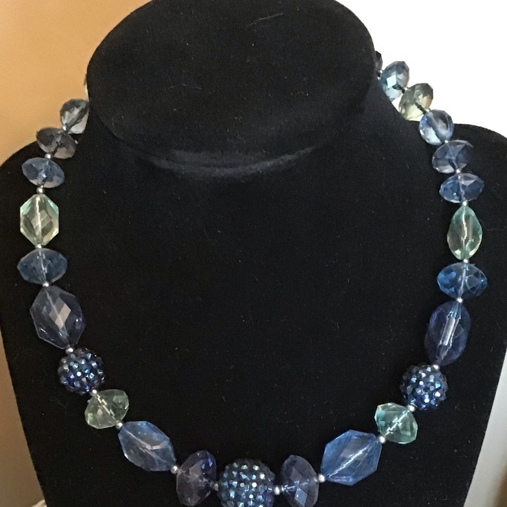 Blue bead Chocker